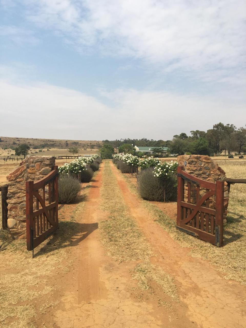 Отель Sanctuary Life Guest Farm Магалисбург Экстерьер фото